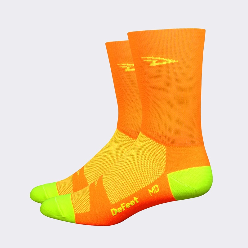 ถุงเท้า DeFeet Aireator D-Logo Hi-Vis 5" Double Layer Cuff