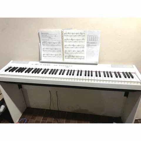 YAMAHA เปียโน ดิจิตอล Digital Piano ยามาฮ่า มือสอง  พร้อมขาตั้ง ที่วางโน๊ต P-115 ( WH ) สภาพสมบูรณื 98%