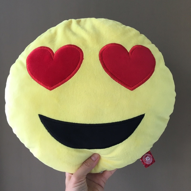(ส่งต่อ) หมอนอิงสำหรับเด็ก ลาย Emoticon นิ่มมากค่ะ