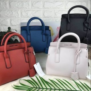 Charles &amp; Keith Classic Top Handle Bag Outlet กระเป๋าถือ สวยเรียบหรู