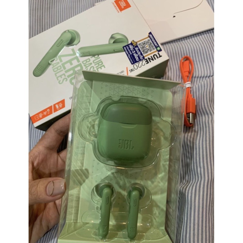 หูฟังไร้สาย JBL Tune 220TWS True Wireless