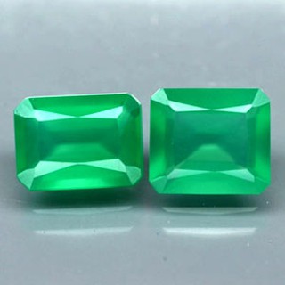 คาลซิโดนีสีเขียว (Green Chalcedony) 3 กะรัต 2 ชิ้น (6526)