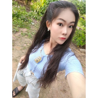 ส่อต่อเสื้อไหมพรม + ยีนส์ มือ 2 สีฟ้า ของแม่ค้า