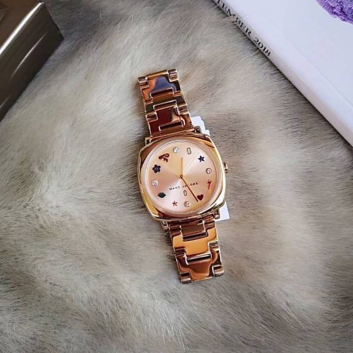 พร้อมส่ง นาฬิกาข้อมือผู้หญิง Marc Jacobs Women Mandy Rose Gold Stainless Symbol 34mm Watch MJ 3550