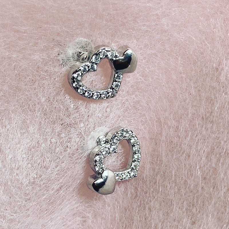 • Heart to Heart earrings