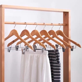 Double.thai ไม้แขวนเสื้อไม้ทึบพร้อมคลิปเหล็ก 45cm（12 ชิ้น / …