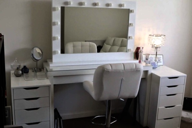 พร้อมส่ง !!! กระจกแต่งหน้า Hollywood