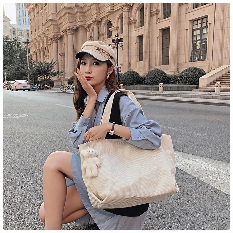 ส่งจาก🇹🇭 กระเป๋าสะพายไหล่ ผ้าลูกฟูก ใบใหญ่ ใส่ A4 ได้ วัดที่ปาก ยาว 20 นิ้ว