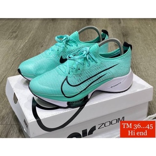 รองเท้ากีฬาNike zoom x