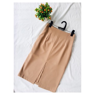 SK016 Basic Skirt ผ่าหน้ายาว 9”⁣