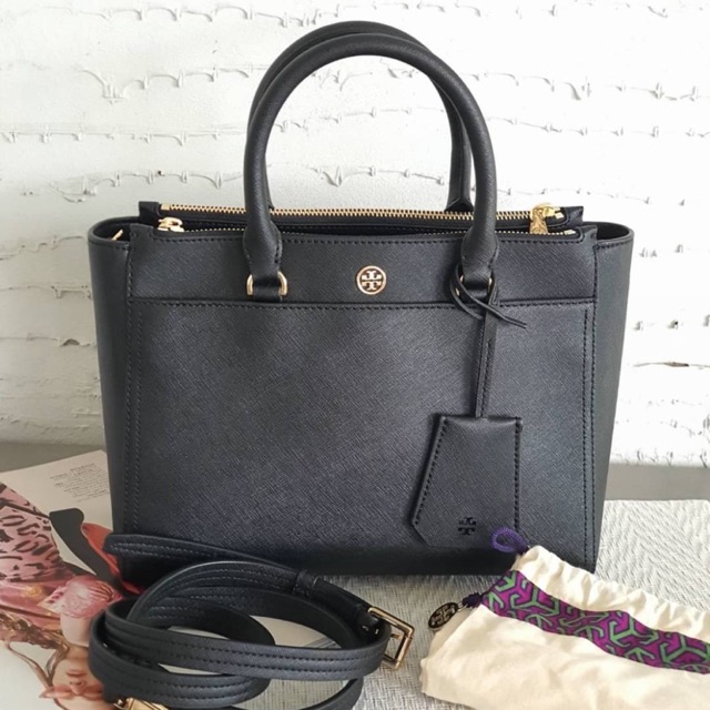 (ผ่อน0%) กระเป๋า สะพายข้าง หนังแท้ สีดำ 2 ซิป Tory Burch 46331 Robinson Small Double-ZIp Tote