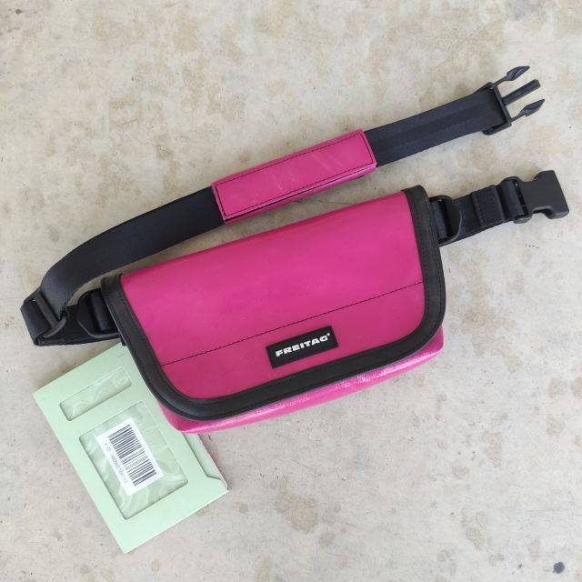 กระเป๋า Freitag Messenger bag รุ่น F153 JAMIE ผ้าใบสีชมพู หายาก มือ 1 แท็คห้อย
