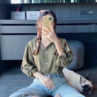 เสื้อเชิ้ตแขนบอลลูนคอปก ติดกระดุมด้านหน้า เนื้อผ้าไหมอิตาลี ใส่สวยยยยย สีตามภาพเลยน้า ขนาดอก38 ยาว20 รอบแขน(วัดตรงศอก)14