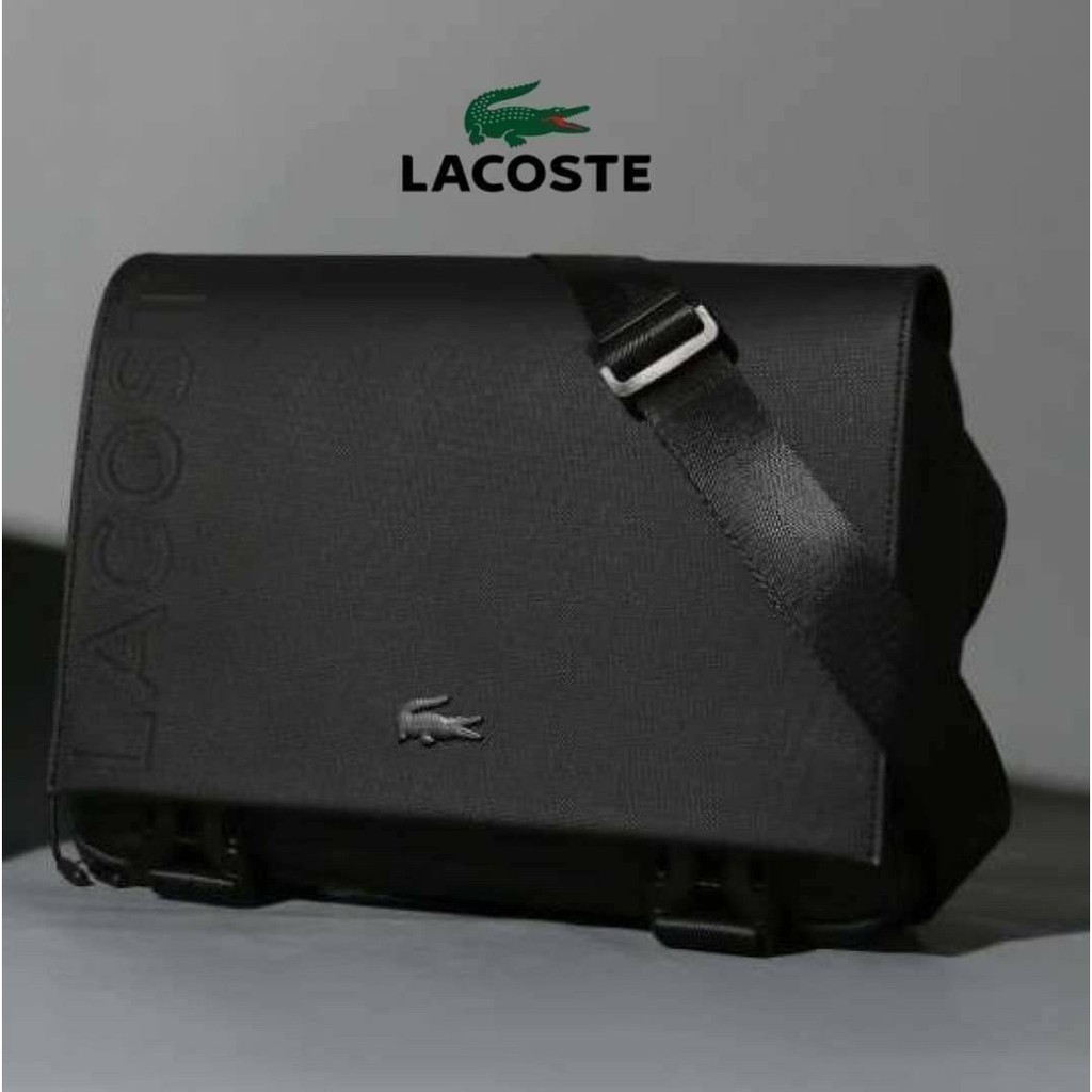 กระเป๋า lacoste แท้ 💯 สำหรับคุณผู้ชายใส่ไอแพดได้ จะสะพายข้างหรือแบบคาดอกก็ได้