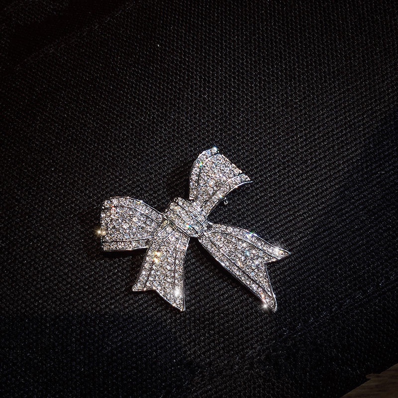 High-end Shiny Rhinestones Bowknot เข็มกลัดเงินที่ละเอียดอ่อนโบว์เข็มกลัดอุปกรณ์เสริมยอดนิยม