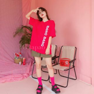 เสื้อยืด Oversize สีแดง ลาย BANG BANG