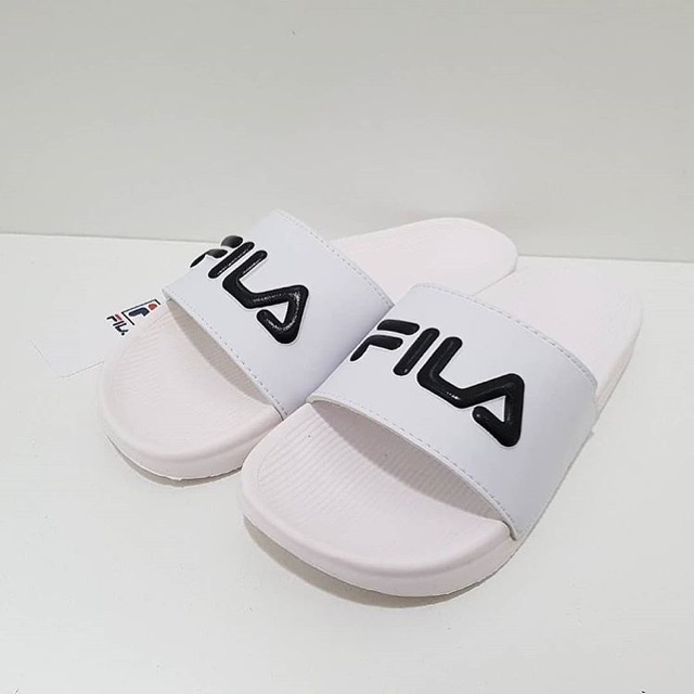 รองเท้าแตะ FILA สีขาวโลโก้ดำ ของแท้100%