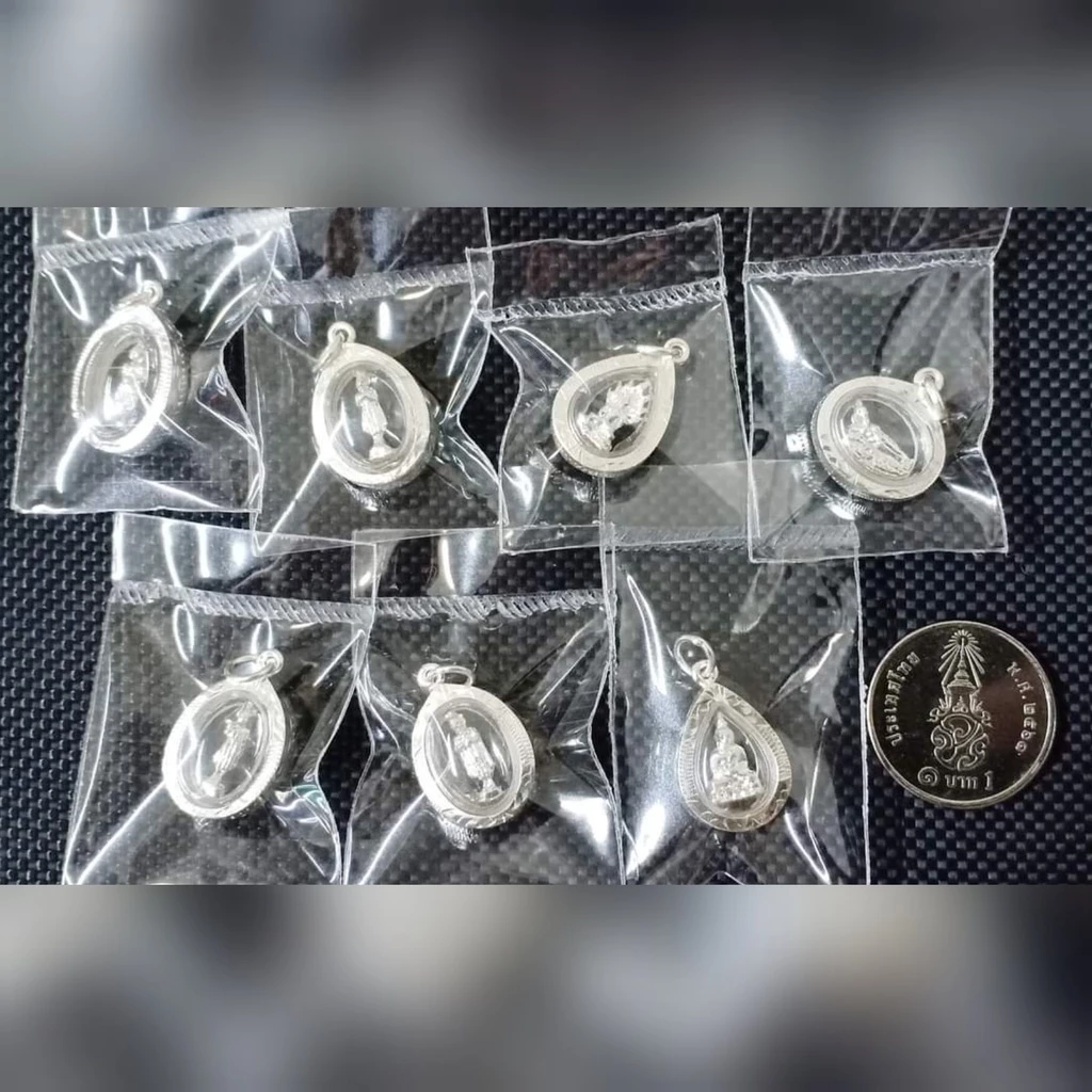 จี้เงินแท้ Buddha Pendant 92.5% กรอบเงินแท้ องค์พระชุบเงิน (พระประจำวันเกิด)