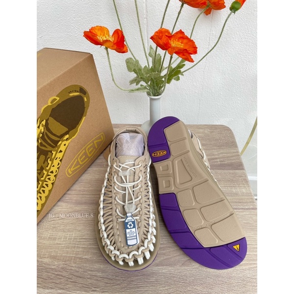 รองเท้า Keen Uneek Safari/Tillandsia Purple