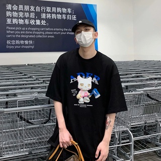 [S-5XL] Cdg ADER เสื้อยืดลําลอง แขนสั้น คอกลม พิมพ์ลายการ์ตูนหุ่นยนต์แมว ทรงหลวม แฟชั่นฤดูร้อน สําหรับผู้ชาย ใหม่