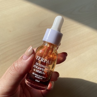 serum strawberry (Yerpall) ยืน1เรื่องลดรอยสิว