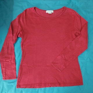 เสื้อผู้หญิง แขนยาว สีเลือดหมูยี่ห้อ Banana Republic size s (มือสอง)