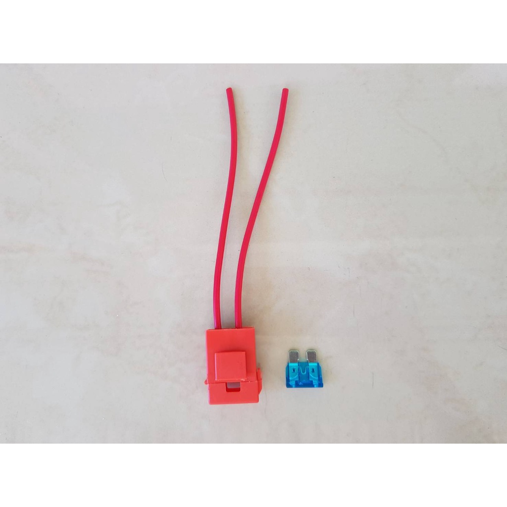 กระบอกฟิวส์เสียบใหญ่ ทั่วไป สีเเดง พร้อมฟิวส์15A  สายไฟหนา 1.5 มิล ราคาอันละ12บาท
