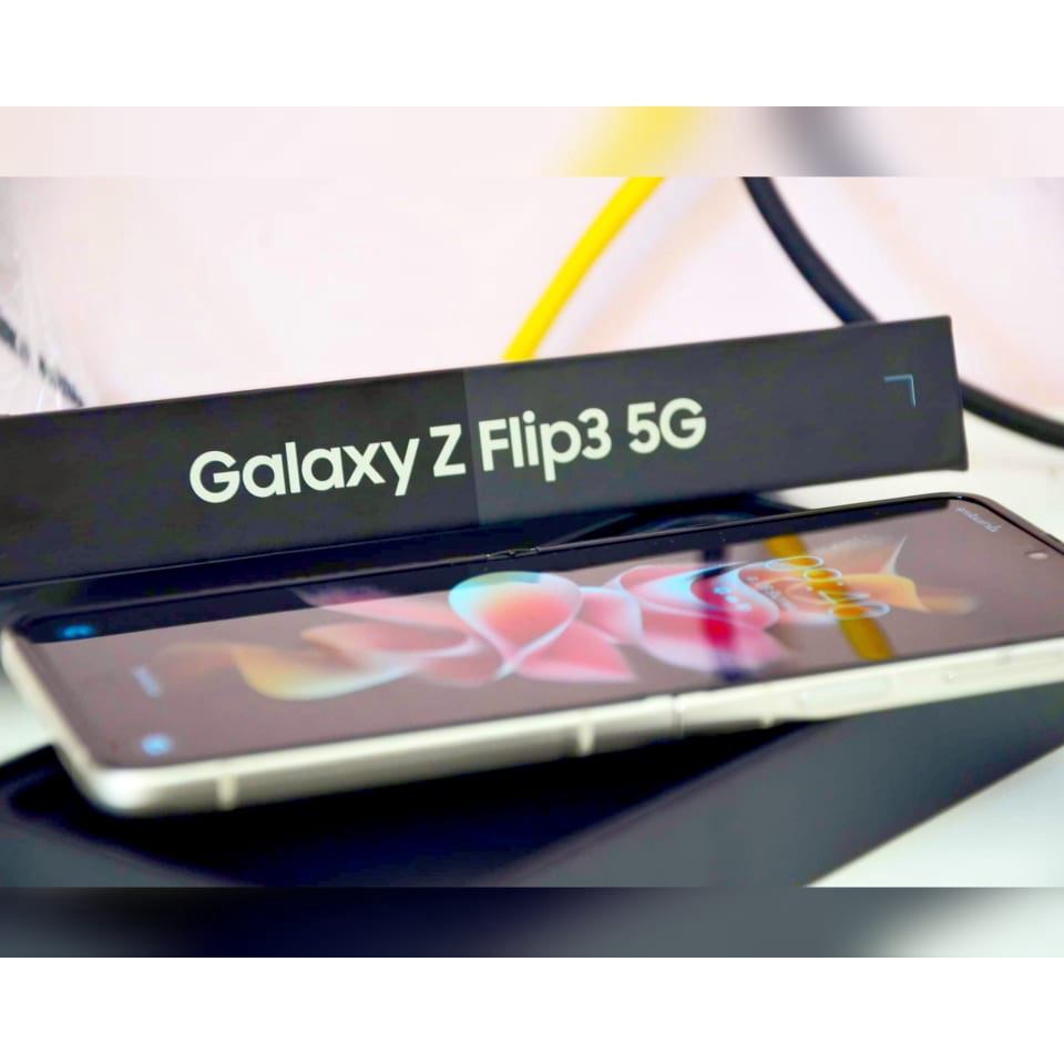 Samsung Z Flip 3 5G (8GB+128GB) ของแท้ เครื่องไทย สินค้าเป็นเครื่องศูนย์ Samsung แท้ (B Grade )