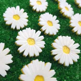 Tiny Happy Daisy Earrings