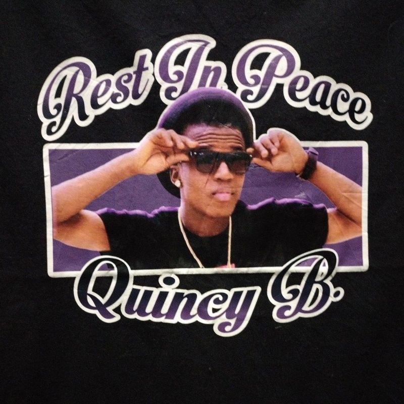 เสื้อยืดมือสอง Usa วง นักร้องศิลปิน Quincy B สภาพใหม่ๆ Size M.อก20/ยาว28