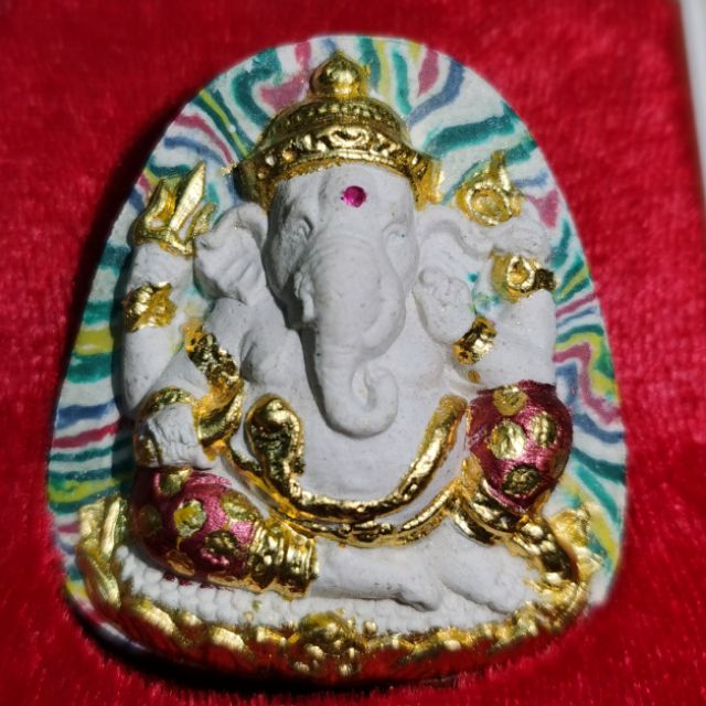 LP PAE WAT PIKUNTHONG PIKANET ELEPHANT GOLD RAINBOW ., BE:2553 AMULET 99 泰国牌