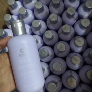 โลชั่นบำรุงผิวกลิ่น blussum 250ml ขายส่ง