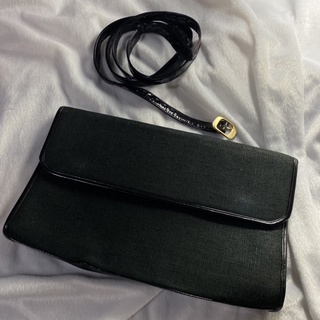 (ส่งต่อ แท้ ส่งฟรี) Ferragamo clutch กระเป๋าครัช กระเป๋าสะพายข้าง เฟอร์รากาโม้ สีดำ