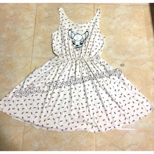 เดรสแขนกุด Bambie