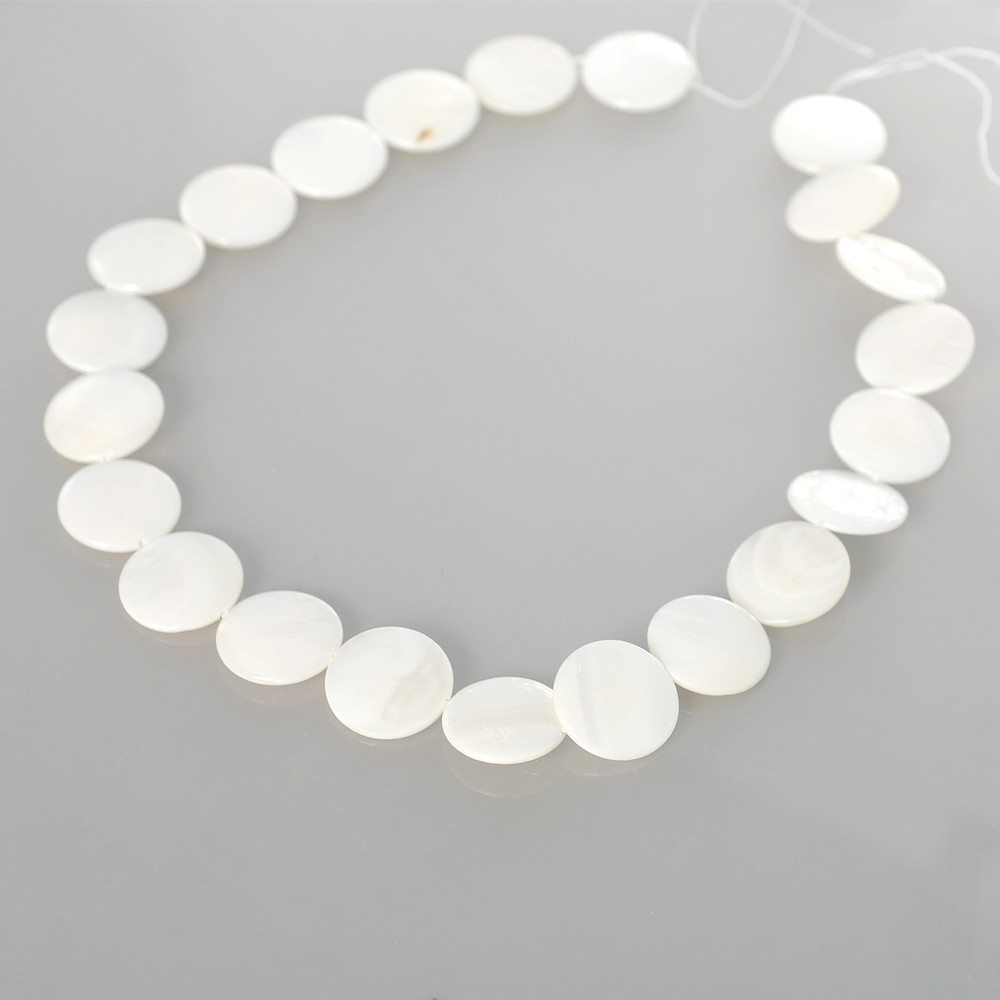 เปลือกหอยแท้ (mother-of-pearl) เม็ดกลมแบน (Flat Round) 18 mm. - (LZ-0390 สีขาว)