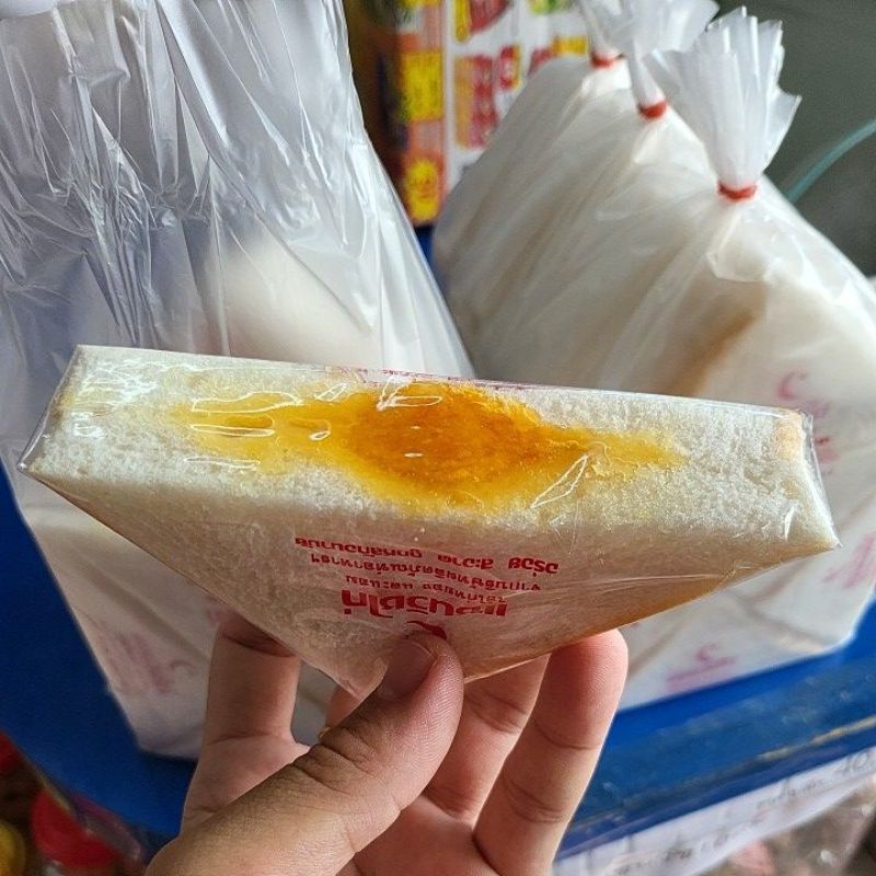 แซนวิชโบราณไก่หยองแน่นๆของชุมชน อิสลามทานได้ 1 แพคมี 10 ชิ้น(ควรสั่งช่วงอังคาร-พฤหัสครับ)
