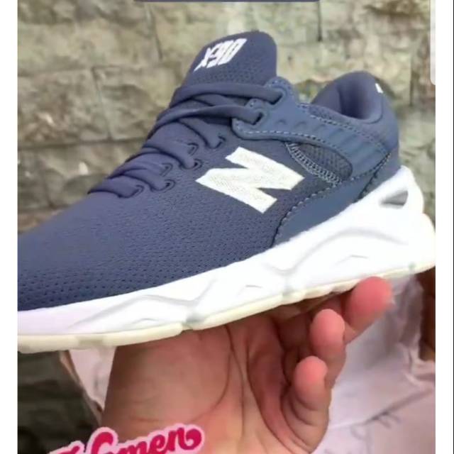 NEW BALANCE นิวบาลานซ์ X90. รองเท้า