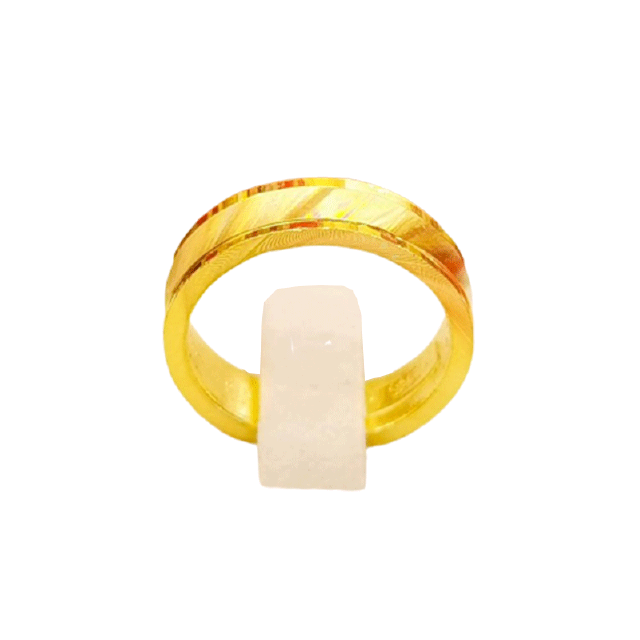 แหวนทองหนึ่งสลึง ลายเหลี่ยมรุ้ง ทองคำแท้ 96.5% น้ำหนัก (3.8 กรัม) มีใบรับประกันสินค้า ขายได้ จำนำได้
