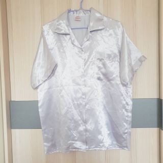 ล้นตู้ เสื้อเชิ้ตแขนสั้น Wearry
