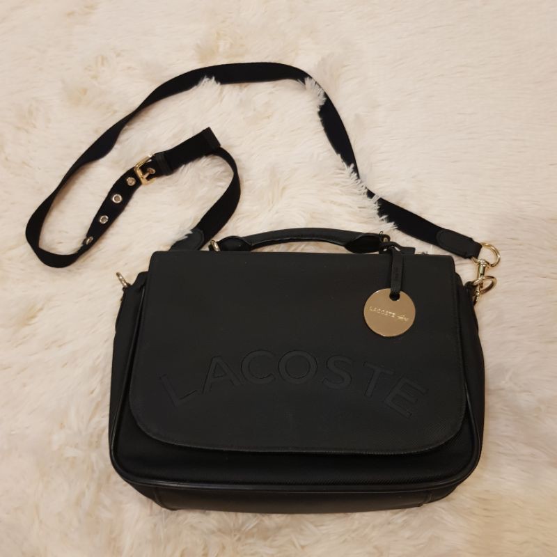 กระเป๋า LACOSTE – Cross Body สะพายไหล่ สะพายข้าง มือ2 กันน้ำ ของแท้ 100% (มีตำหนิด้านใน)