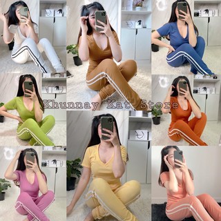 พร้อมส่ง!!มีสีให้เลือกจุใจ!! ชุดเซ็ตเสื้อคอวีกางเกงมีแถบข้าง ผ้าร่องไหมพรมอย่างดี