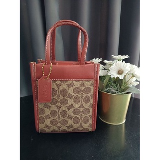 พร้อมส่ง กระเป๋าสะพาย COACH tote mini ขนาดกำลังน่ารัก