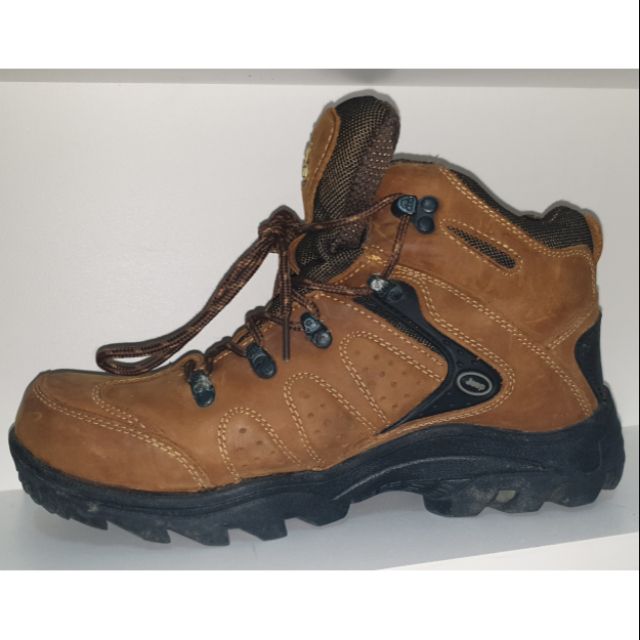 รองเท้าJeep 40/25 ส่งฟรี