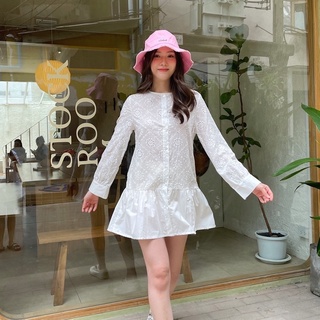Nudeaholic🌈 White rosewood เดรสลูกไม้ ไม่มีซับใน ลายผ้า น่ารักมาก เดรสสั้นเอาไปใส่คู่กับขาสั้นข้างในได้สบายๆเลย TT LSP