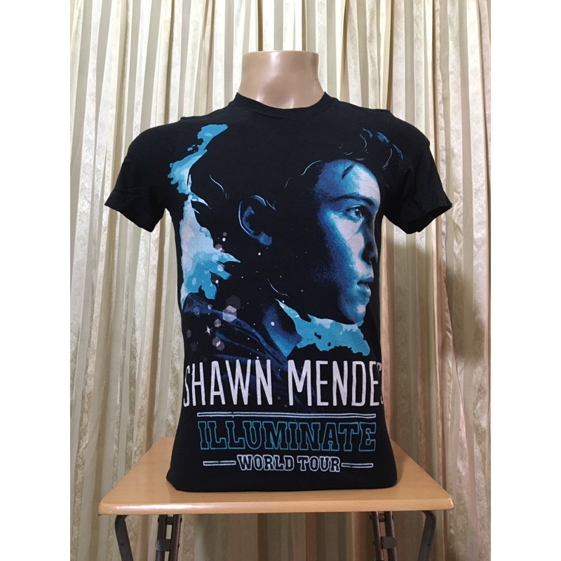 เสื้อวงมือสอง SHAWN MENDES ILLUMINATE WORLD TOUR Size S มือ2