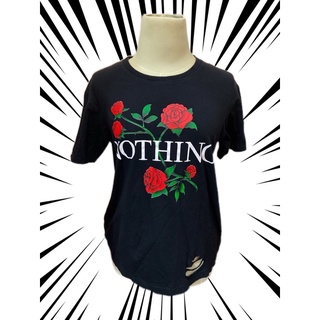 เสื้อยืดสีดำสกรีนลาย nothing สวยมาก