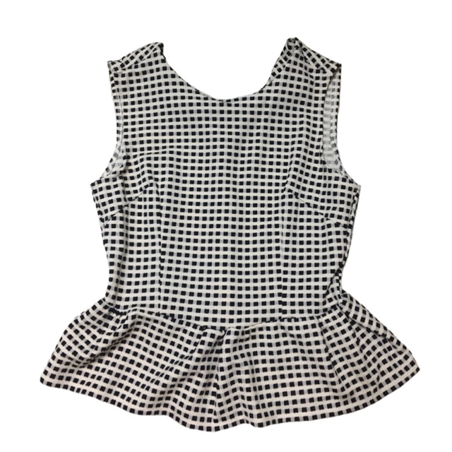 Chess jump (Black&Offwhite)