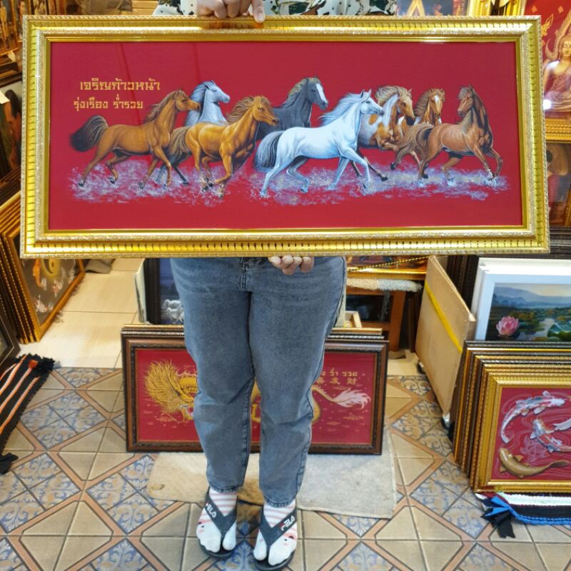 กรอบรูป ม้า 8 ตัว ภาพม้ามงคลเรียกทรัพย์ ภาพม้าวิ่ง ภาพม้าแปดตัว เสริมฮวงจุ้ย ของขวัญ ของที่ระลึก ของชำร่วย วันเ 1Igc
