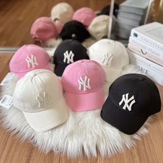 MLB แท้ 💯 พร้อมส่ง  หมวก MLB Jersey Ball Cap หมวก logo NY  ผ้าหนา โลโก้นูนแบบ 3D สายหลังปรับได้ ขาว / ชมพู