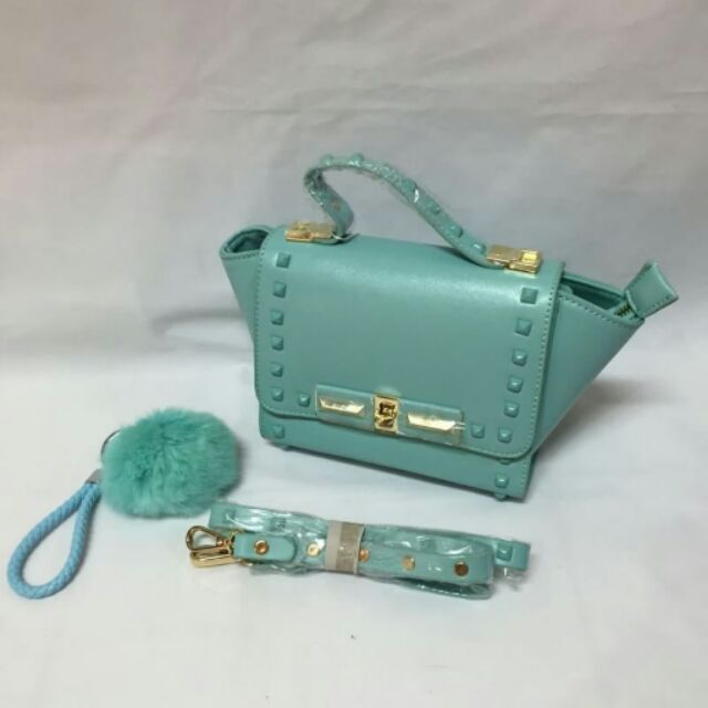 กระเป๋า Valentino